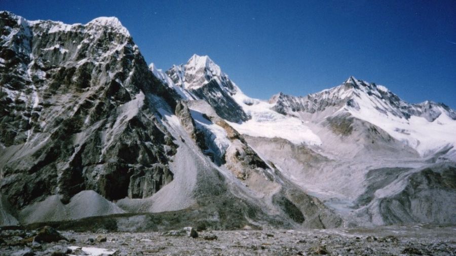 View to the West across the Hongu Valley from Rock Peak