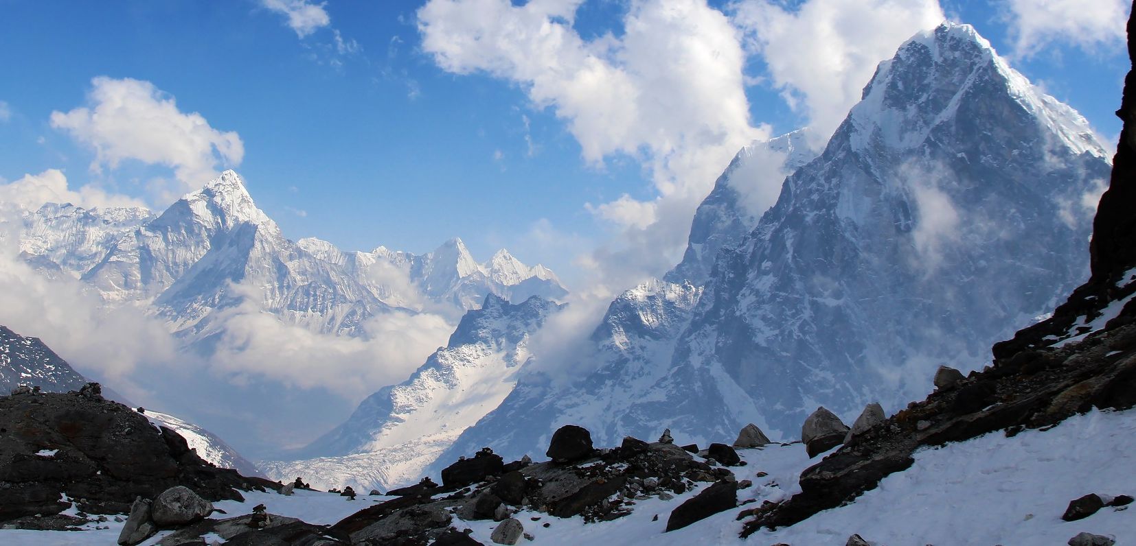 Ama Dablam and Cholatse on ascent to Chola La