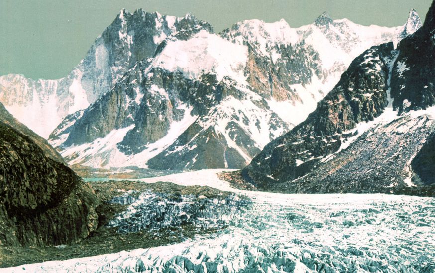 North Face of Grandes Jorasses ( 4208m ) above Mer de Glace