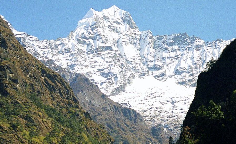 Kusum Kanguru above Dudh Kosi Valley