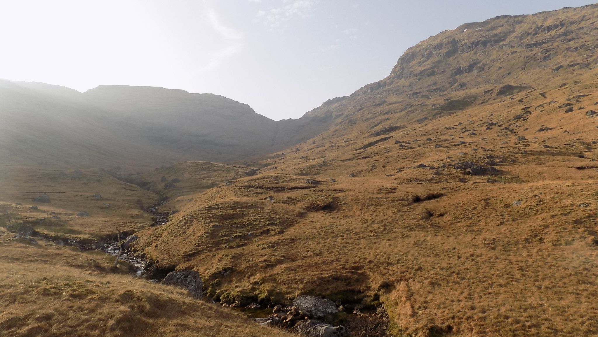 Col between Beinn a'Chroin and An Caisteal