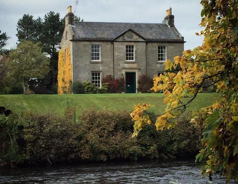 "Clydevale" Villa above the River Clyde at Crossford Village