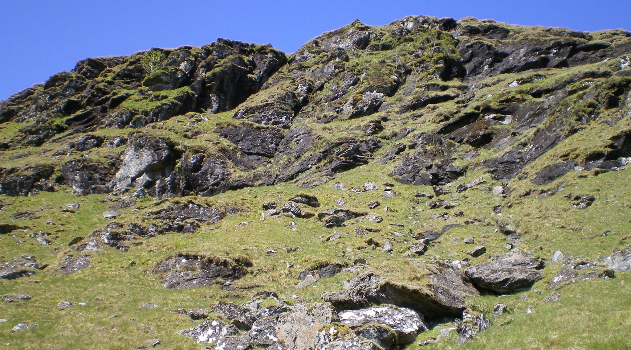 Rock crags on Creag Mhor