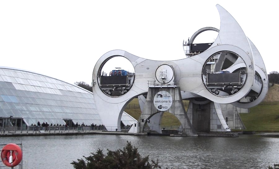 Falkirk Wheel - in halfway position