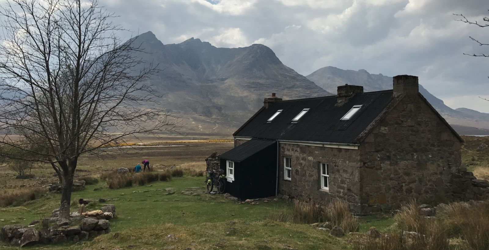 Sheneval Bothy beneath An Teallach