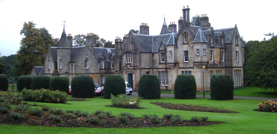 Courtyard Visitor Centre in Tollcross Park