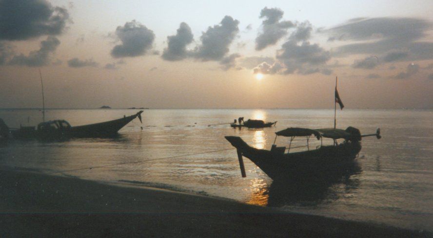 Sunset at Hat Yao on Pha Ngan Island in Southern Thailand